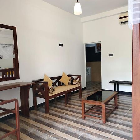 Queen'S Place Унаватуна Екстер'єр фото